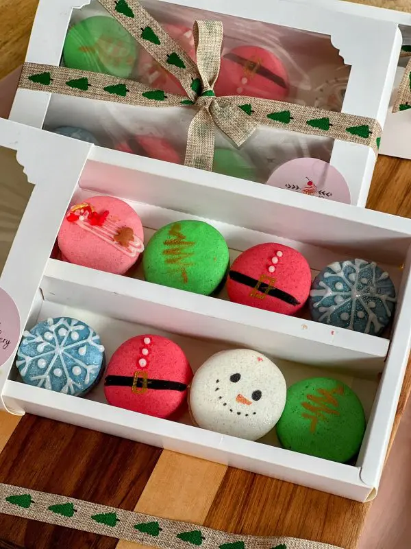 Festive Macarons (Copy)